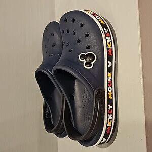 Disney Crocs boys 5 girls 7